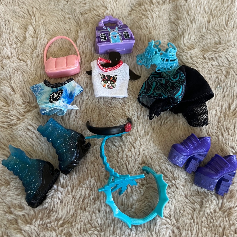 Monster High Doll Clothes Accessories Lot Shoes Purses Tops Skirt Mattel Mixed